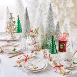Lenox Merry Grinchmas Assorted Accent Plates, Set of 4 - Festive Dinnerware for Holidays -lenox Sales Store 6216816 894172 894166 877880 LHOL 22 FEA 1 93c52245 2497 4843 968b cb784b4c61ae