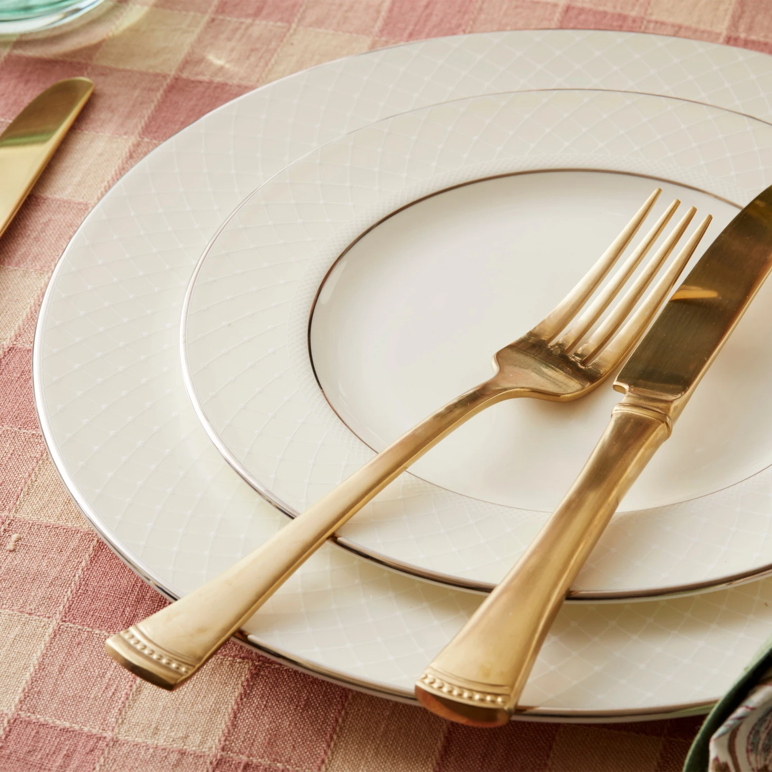 Lenox Portola Gold 20-Piece Flatware Set - Elegant Stainless Steel Cutlery 9 Lenox Portola Gold 20-Piece Flatware Set - Elegant Stainless Steel Cutlery - Image 7