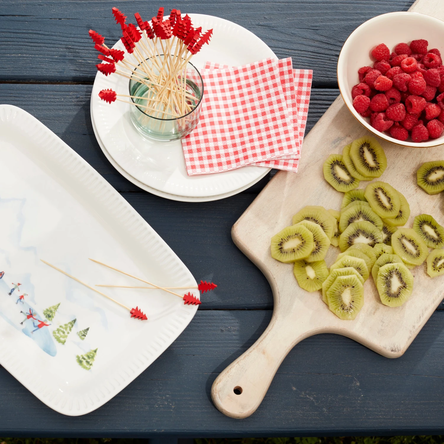 Lenox Profile Snow Day Platter - Elegant Dinnerware for Festive Gatherings 5 Lenox Profile Snow Day Platter - Elegant Dinnerware for Festive Gatherings - Image 3