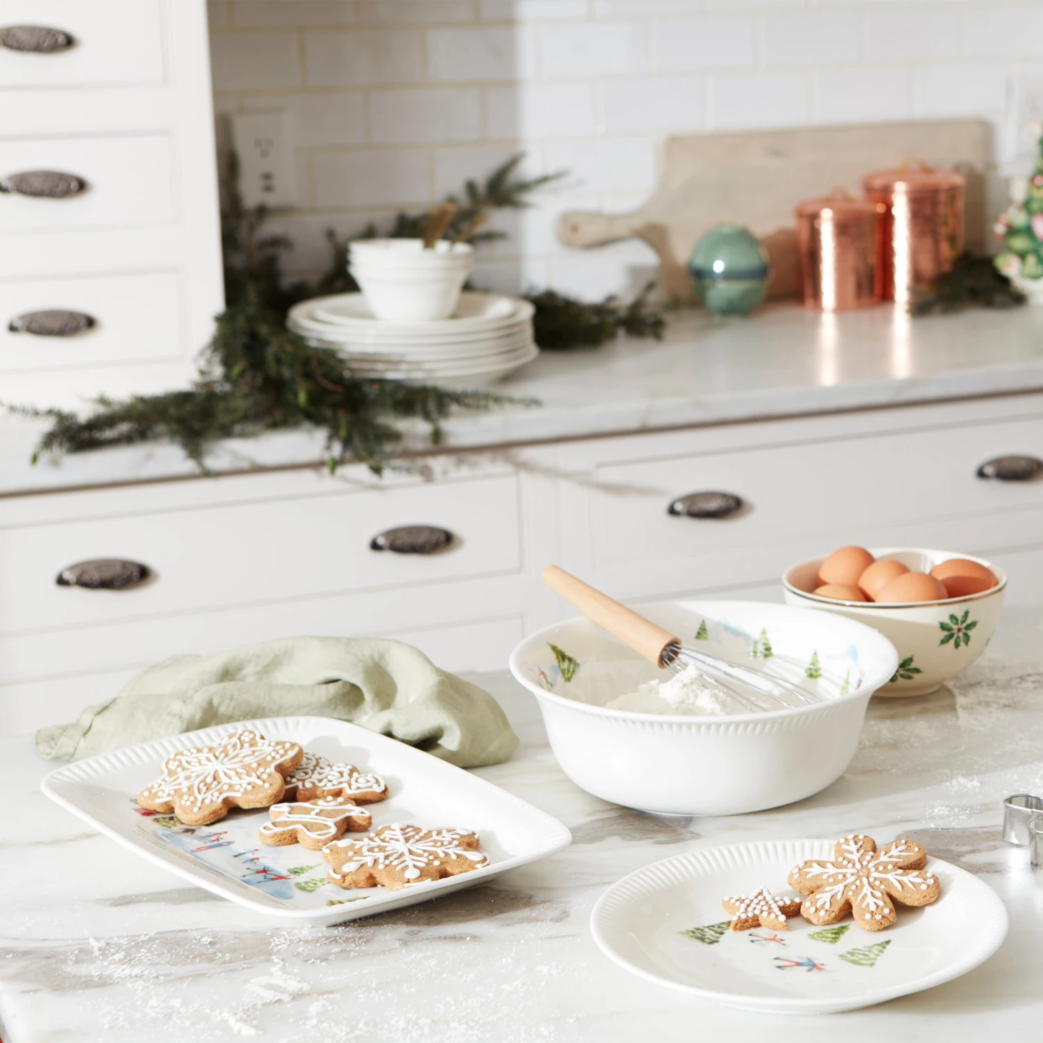 Lenox Profile Snow Day Platter - Elegant Dinnerware for Festive Gatherings 7 Lenox Profile Snow Day Platter - Elegant Dinnerware for Festive Gatherings - Image 5